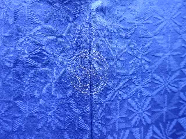  抽象模様織出し一ツ紋色無地着物